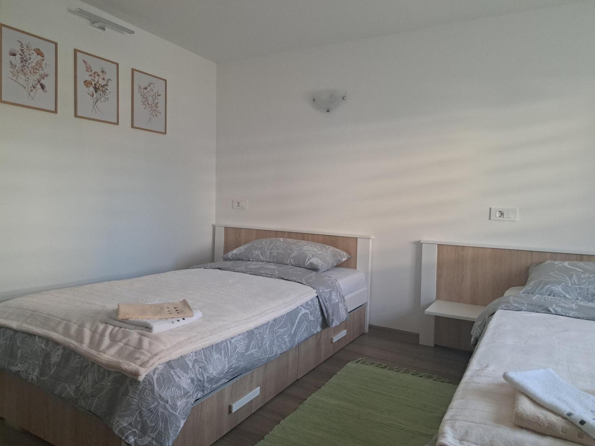 Apartman Luma Gospić エクステリア 写真